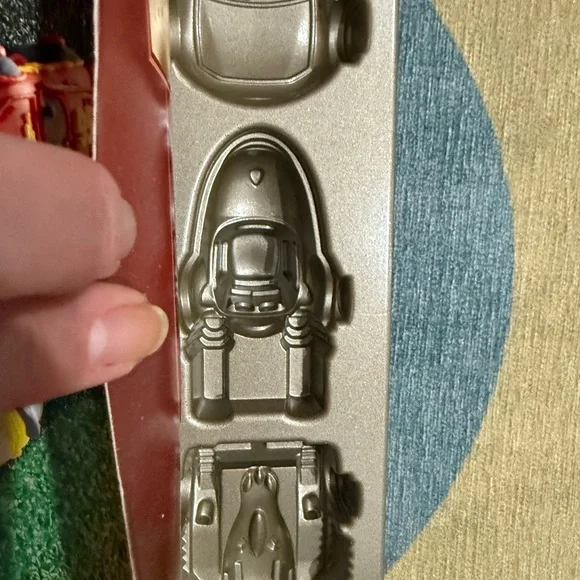 Nordic ware Cars Movie cakelet baking pan - Picture 4 of 5